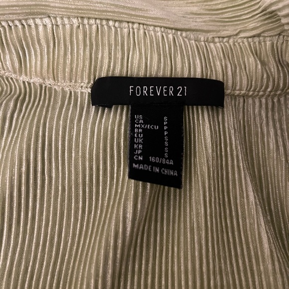 Open button blouse - Picture 4 of 4